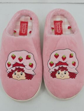 Strawberry Shortcake Pink Plush Women's Slip-On Slippers